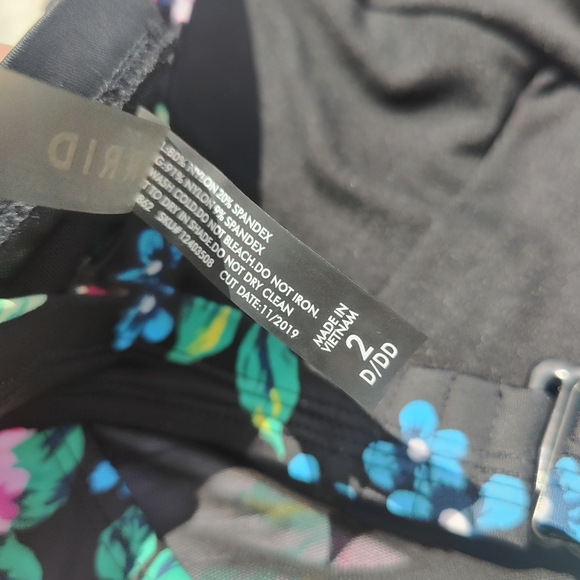 Torrid Black Floral Bikini Top Sz 2 - Picture 3 of 3